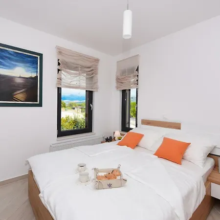 Iris Zadarvillas * Pridraga